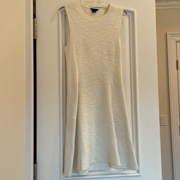 Theory A-Line White Dress Size P - Picture 8 of 8